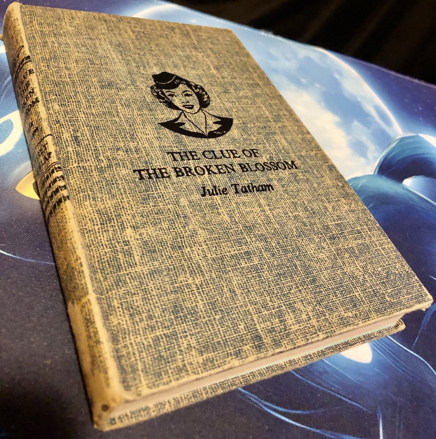 The Clue of the Broken Blossom︱Vicki Barr Flight Stewardess Series︱1950︱Hardcove